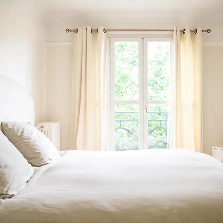 Romantic Nest
