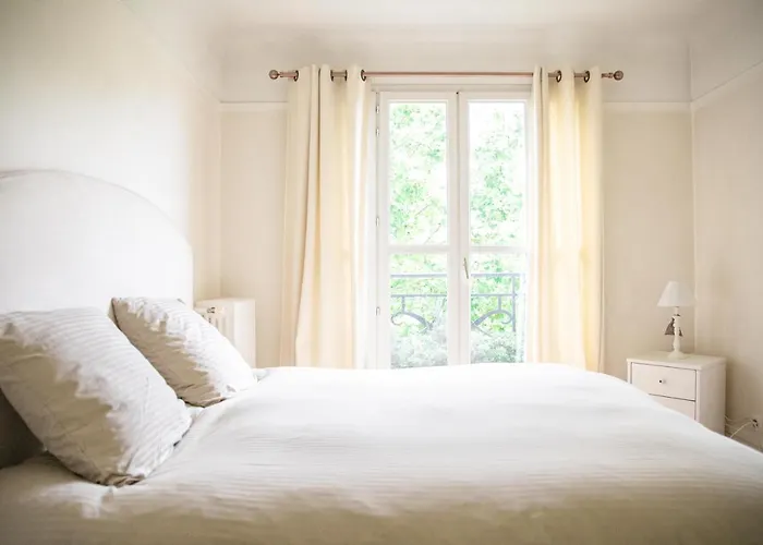 Romantic Nest