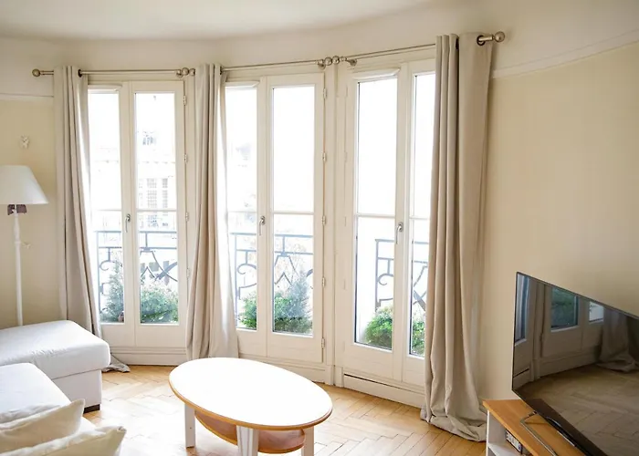 Romantic Nest * Paris